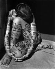 a_mujer_desnuda_notas_musicales1